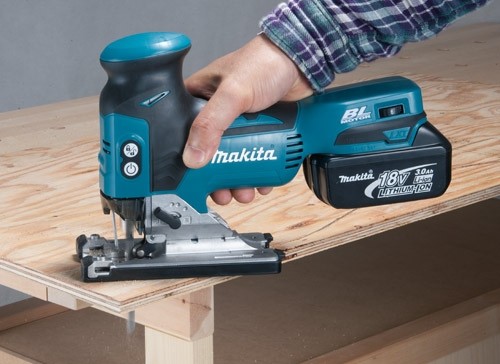 ������������� Makita DJV181Z