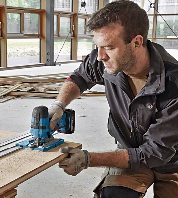 ������������� Bosch GST 18 V-LI S