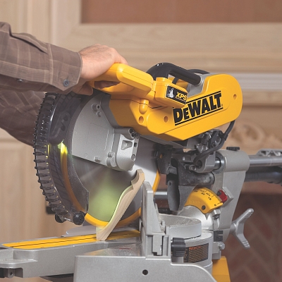 ���� DeWALT DWS780