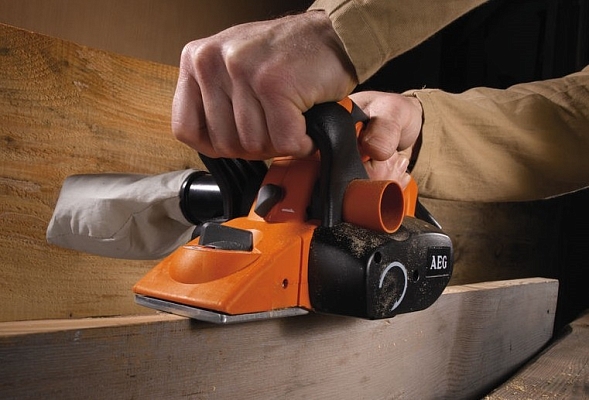 �������������� AEG PL 750