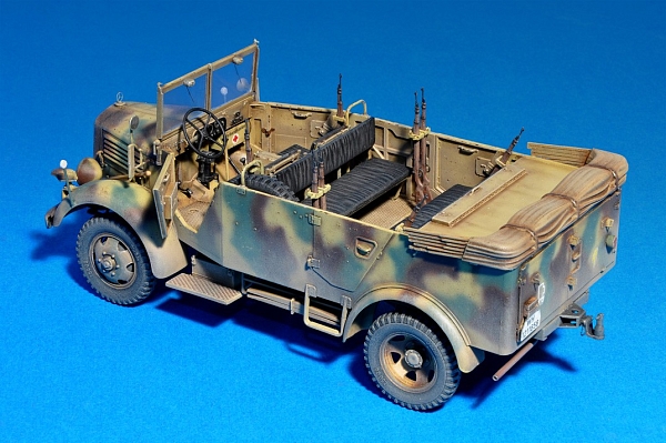 ������� ������ MiniArt Kfz.70 MB 1500A German 4x4 Car w/Crew (1:35)