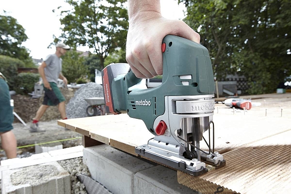 ������������� Metabo STA 18 LTX