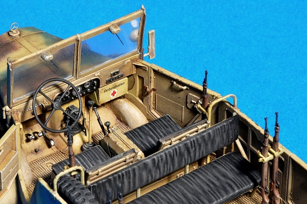 ������� ������ MiniArt Kfz.70 MB 1500A German 4x4 Car w/Crew (1:35)