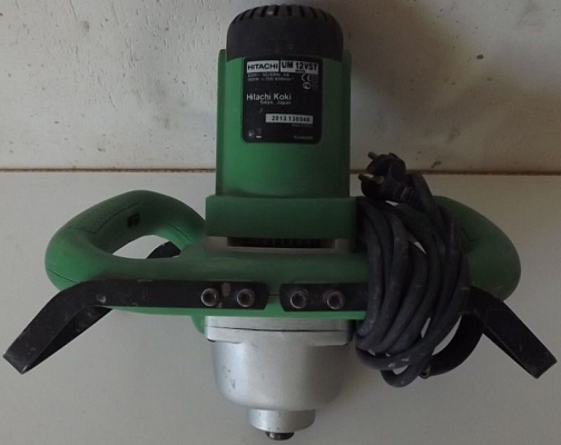 ������ ������������ Hitachi UM 12VST