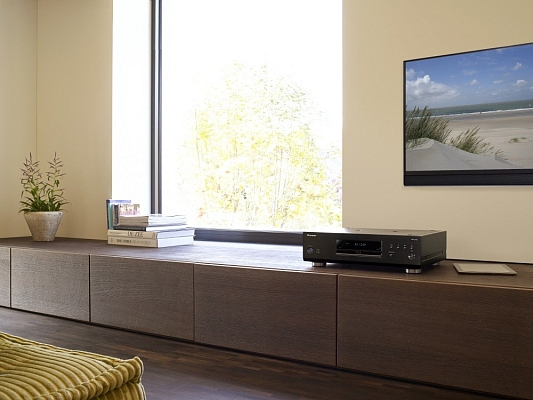 DVD/Blu-ray ����� Pioneer BDP-LX88