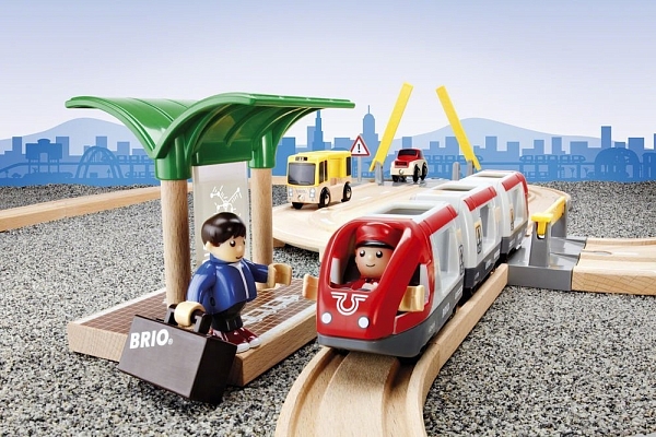 �������� / �������� ������ BRIO Rail and Road Travel Set 33209