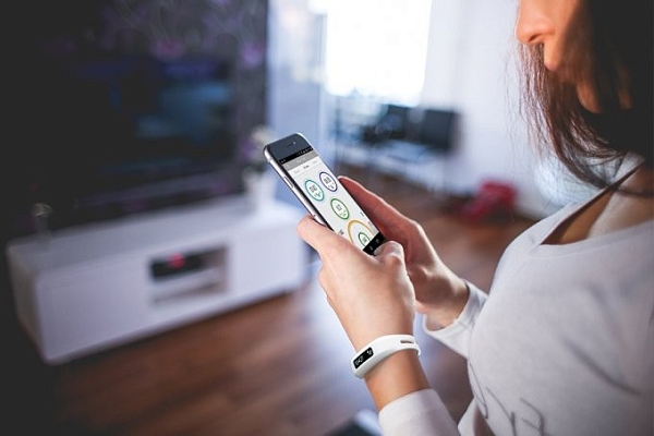 ������� ������ ONETRAK Life