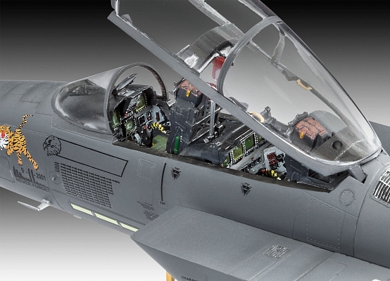 ������� ������ Revell F-15E Strike Eagle (1:48)