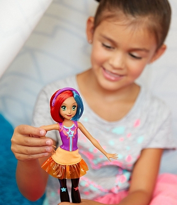 ����� Barbie Video Game Hero Multi-Color Hair DTW05