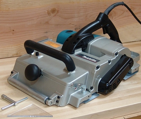 �������������� Makita KP312S