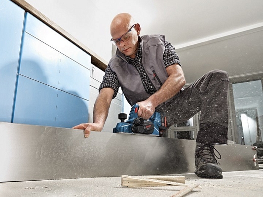 �������������� Bosch GHO 18 V-LI 06015A0300