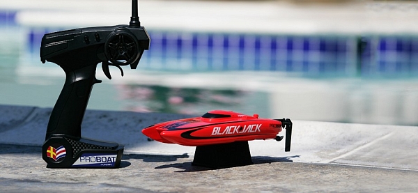 ���������������� ����� PRO BOAT Blackjack 9 Catamaran