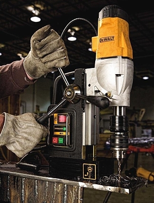 ����������� ������ DeWALT DWE1622K